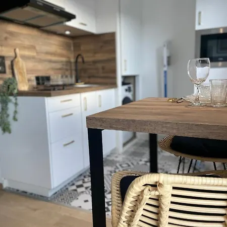 Gare à 3 Min à Pied De La Gare Apartamento